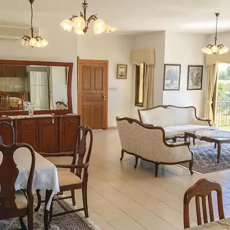 Stunning In Maroni-larnaca With Wifi Holiday home Perivolia
